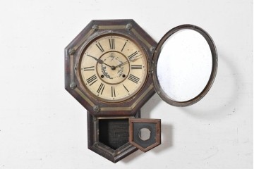 アメリカアンティーク　1900年頃　WATERBURY CLOCK CO.(ウォーターベリー)　花モチーフの装飾と金色のラインがお洒落な掛け時計　(R-091824)