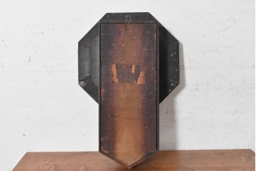アメリカアンティーク　1900年頃　WATERBURY CLOCK CO.(ウォーターベリー)　花モチーフの装飾と金色のラインがお洒落な掛け時計　(R-091824)