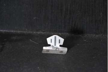 和製ヴィンテージ　昭和中期　Meiji(明治時計社)　クラシカルな装飾と金文字が目を惹く大型の掛け時計　(R-091825)