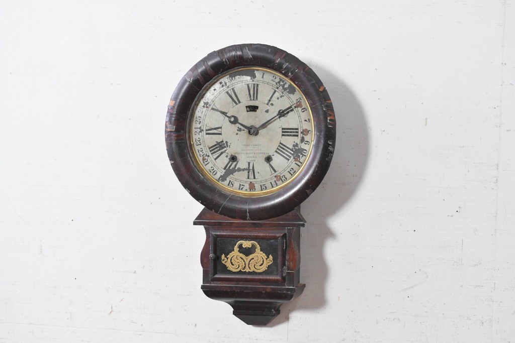アメリカアンティーク　1870年頃　Ansonia Clock Company(アンソニア)　ローマ数字と日付目盛りを配した丸型文字盤の掛け時計　(R-091835)