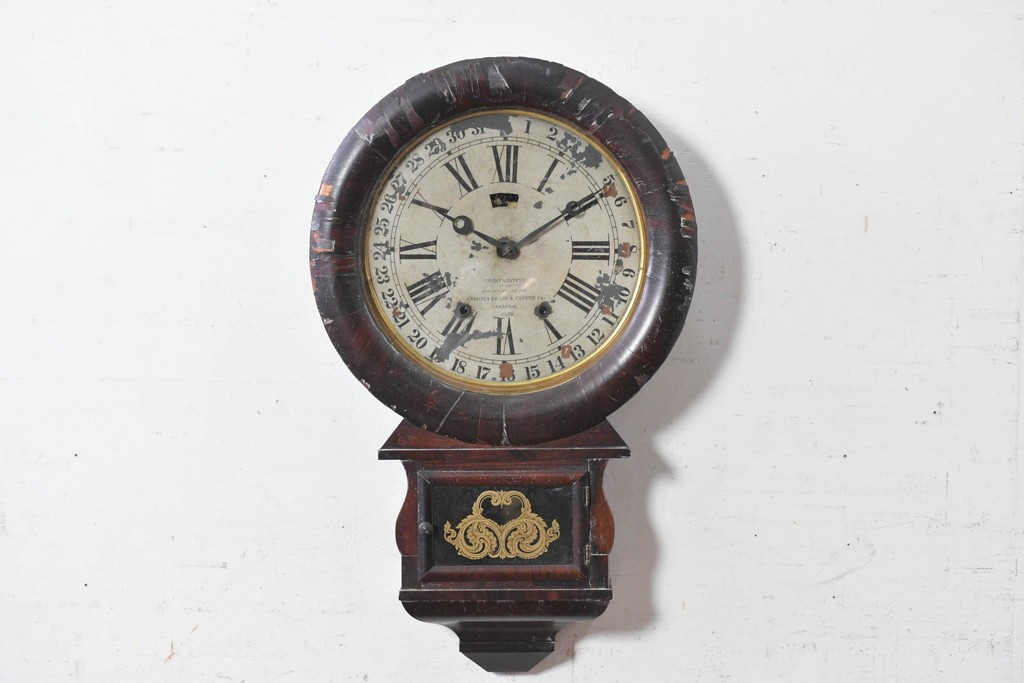アメリカアンティーク　1870年頃　Ansonia Clock Company(アンソニア)　ローマ数字と日付目盛りを配した丸型文字盤の掛け時計　(R-091835)