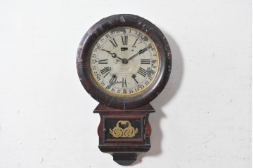 アメリカアンティーク　1870年頃　Ansonia Clock Company(アンソニア)　ローマ数字と日付目盛りを配した丸型文字盤の掛け時計　(R-091835)
