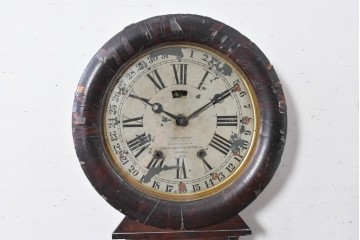 アメリカアンティーク　1870年頃　Ansonia Clock Company(アンソニア)　ローマ数字と日付目盛りを配した丸型文字盤の掛け時計　(R-091835)