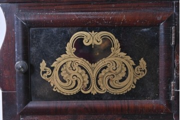 アメリカアンティーク　1870年頃　Ansonia Clock Company(アンソニア)　ローマ数字と日付目盛りを配した丸型文字盤の掛け時計　(R-091835)