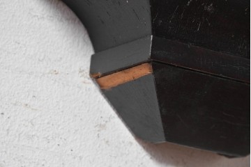 アメリカアンティーク　1870年頃　Ansonia Clock Company(アンソニア)　ローマ数字と日付目盛りを配した丸型文字盤の掛け時計　(R-091835)