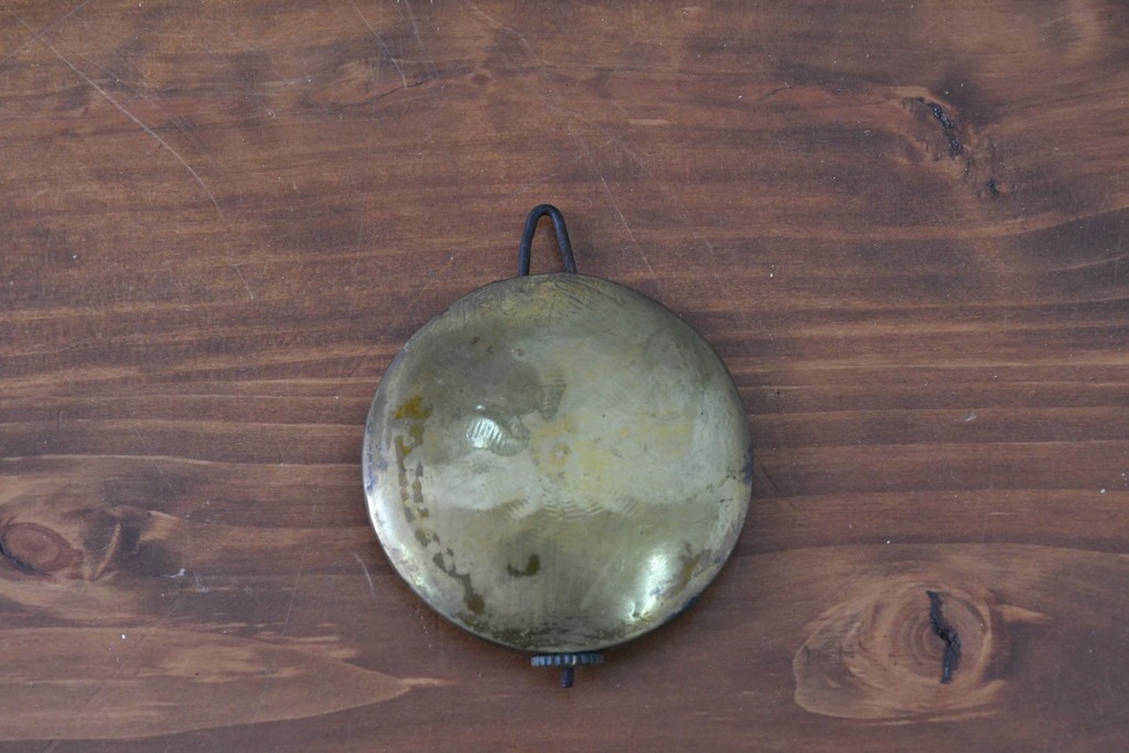 アメリカアンティーク　1870年頃　Ansonia Clock Company(アンソニア)　ローマ数字と日付目盛りを配した丸型文字盤の掛け時計　(R-091835)