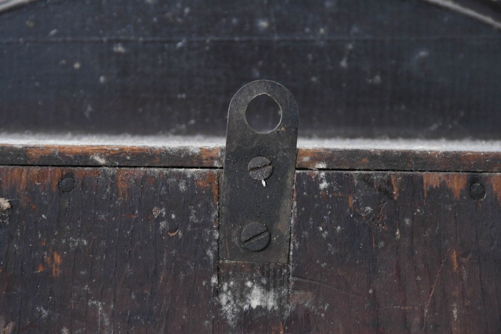 アメリカアンティーク　1870年頃　Ansonia Clock Company(アンソニア)　ローマ数字と日付目盛りを配した丸型文字盤の掛け時計　(R-091835)