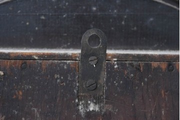 アメリカアンティーク　1870年頃　Ansonia Clock Company(アンソニア)　ローマ数字と日付目盛りを配した丸型文字盤の掛け時計　(R-091835)