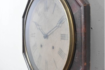 アメリカアンティーク　1870年から1890年頃　E. N. Welch Manufacturing Co.(E. N. ウェルチ)　八角形のフレームとローマ数字文字盤が目を引く掛け時計　(R-091836)