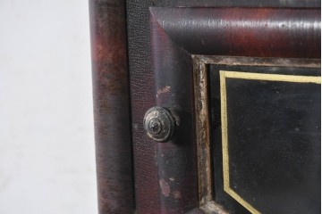 アメリカアンティーク　1870年から1890年頃　E. N. Welch Manufacturing Co.(E. N. ウェルチ)　八角形のフレームとローマ数字文字盤が目を引く掛け時計　(R-091836)