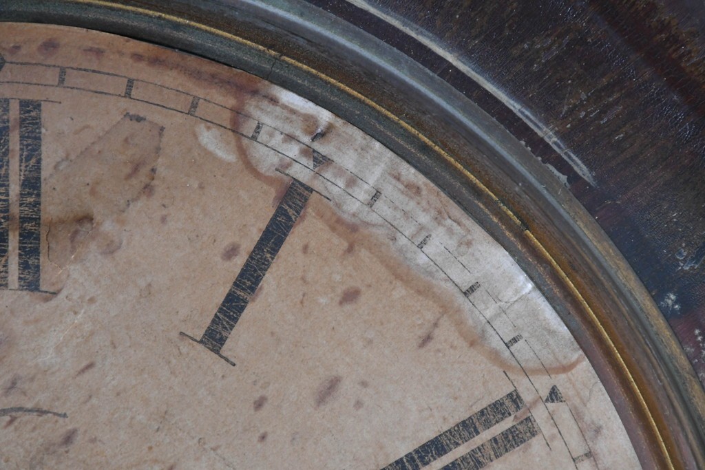 アメリカアンティーク　1870年から1890年頃　E. N. Welch Manufacturing Co.(E. N. ウェルチ)　八角形のフレームとローマ数字文字盤が目を引く掛け時計　(R-091836)
