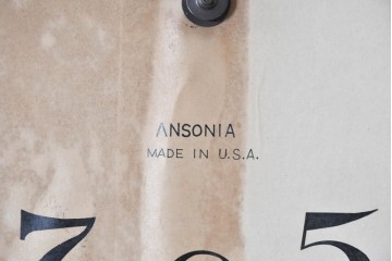 アメリカアンティーク　1920年頃　Ansonia Clock Company(アンソニア)　特大サイズ　丸型文字盤とガラス窓の掛け時計　(R-091840)
