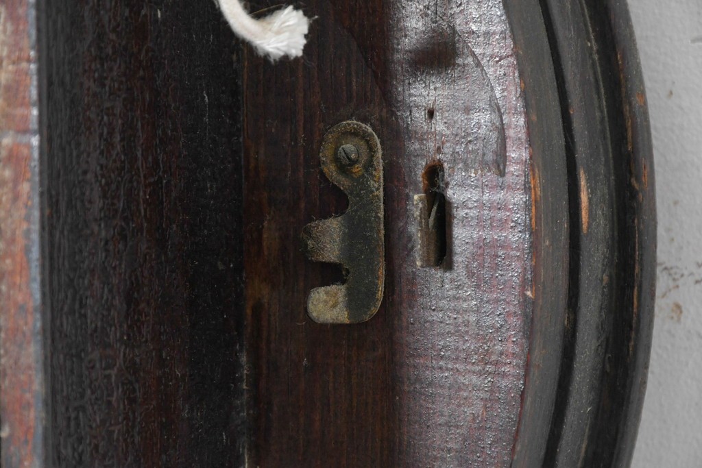 アメリカアンティーク　1920年頃　Ansonia Clock Company(アンソニア)　特大サイズ　丸型文字盤とガラス窓の掛け時計　(R-091840)