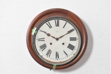 アメリカアンティーク　Ansonia Clock Company(アンソニア)　ローマ数字の文字盤を備えた丸型掛け時計　(R-091843)