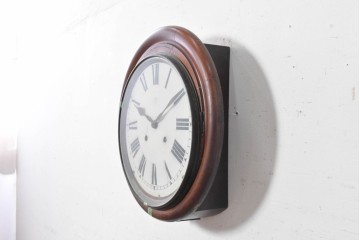 アメリカアンティーク　Ansonia Clock Company(アンソニア)　ローマ数字の文字盤を備えた丸型掛け時計　(R-091843)