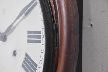アメリカアンティーク　Ansonia Clock Company(アンソニア)　ローマ数字の文字盤を備えた丸型掛け時計　(R-091843)