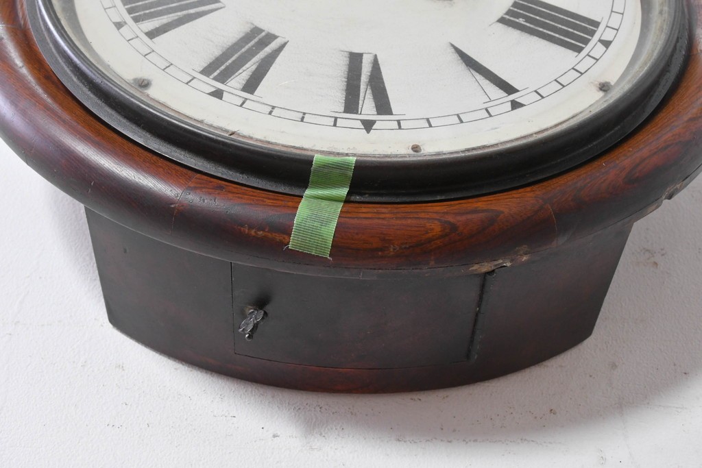アメリカアンティーク　Ansonia Clock Company(アンソニア)　ローマ数字の文字盤を備えた丸型掛け時計　(R-091843)
