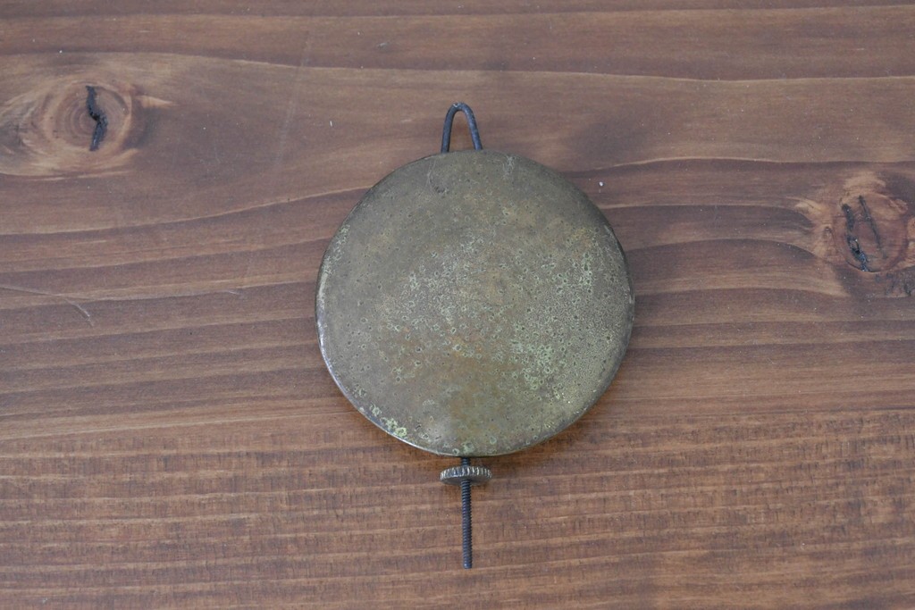アメリカアンティーク　Ansonia Clock Company(アンソニア)　ローマ数字の文字盤を備えた丸型掛け時計　(R-091843)