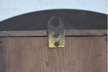 アメリカアンティーク　Ansonia Clock Company(アンソニア)　ローマ数字の文字盤を備えた丸型掛け時計　(R-091843)