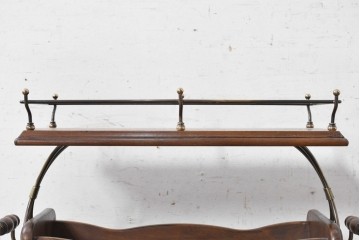 中古　イタリア製　真鍮フレームと古材の組み合わせがクラシカルなマガジンラック　定価約8万3千円　(R-091846)