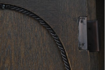 中古　美品　松永工房　Continue(カンティーニュ)　葡萄の彫刻がアクセントの姿見付きワードローブ　定価推定50万円以上　(R-091847)
