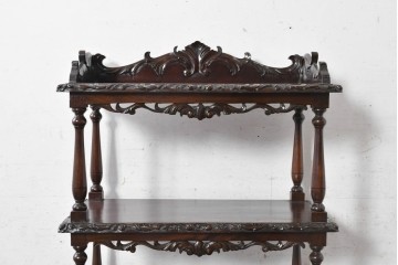 イギリスアンティーク　1900年頃　高級品　マホガニー材　曲線彫刻を随所に施した凝った作りの4段オープンラック　(R-091848)