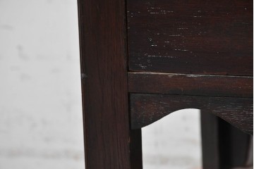 イギリスアンティーク　1910年頃　オーク材　彫刻入り扉と4杯の引き出しを備えたチェスト　(R-091849)
