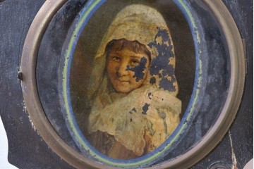 アンティーク時計　明治期から大正期　人物画を配した八角形の掛け時計　(R-091855)