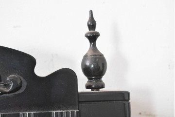 和製ヴィンテージ　昭和中期　愛知時計電機(アイチ、AICHI)　大型サイズ!!　振り子が見えるガラス扉と立体装飾の掛け時計　(R-091860)