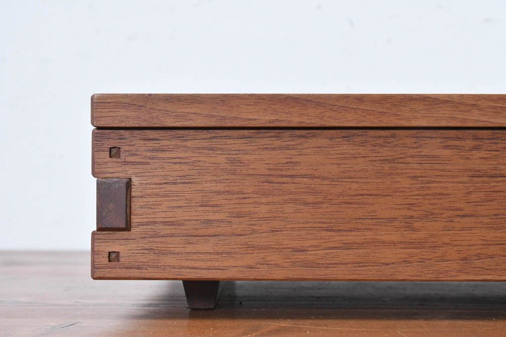 和製ヴィンテージ　ジョージナカシマ(George Nakashima)　ミラミラー(MIRA MIRROR)　BN311　木目の美しさと機能美が魅力のジュエリーボックス　(R-091861)