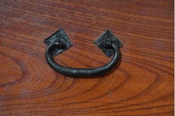 和製アンティーク　明治期　上手物　前面欅材　重厚な黒金具を配した仙台箪笥　(R-091864)