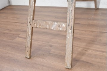 【簡易リペア限定品】　イギリスアンティーク　使い込まれた風合いとアルファベットの文字が味わい深い木製脚立　※ディスプレイ用　(R-091865)