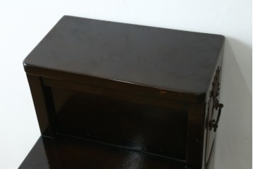 中古　美品　職人手作り　希少な廃番品!　民芸城山　深みのある朱色と濃茶色のコントラストが美しい一閑張りの階段箪笥　(R-091883)