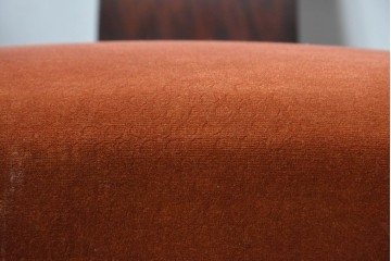 中古　松本民芸家具　#300型　美しい曲肘と温かみのあるオレンジ色の張地のアームチェア2脚セット　定価(2脚合計)約52万円　(R-091926)