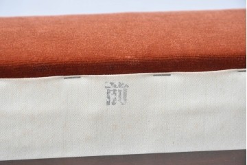 中古　松本民芸家具　#300型　美しい曲肘と温かみのあるオレンジ色の張地のアームチェア2脚セット　定価(2脚合計)約52万円　(R-091926)