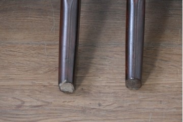 中古　松本民芸家具　#300型　美しい曲肘と温かみのあるオレンジ色の張地のアームチェア2脚セット　定価(2脚合計)約52万円　(R-091926)