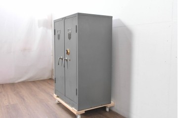 和製アンティーク　昭和初期　「吉田金庫」の銘板付き　オールスチール製の強固な両開き金庫　(R-091927)