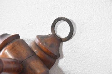 フランスアンティーク　フェイクバンブーの美しい挽物細工と伸縮式の菱形デザインが魅力の伸縮式ウォールフック　(R-091930)