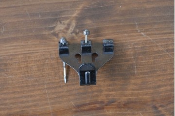 和製アンティーク　昭和初期　ナラ材　面取り加工を施したシンプルデザインの壁掛け鏡　(R-091932)