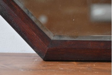 和製ヴィンテージ　昭和中期　希少デザイン!!　欅(ケヤキ)材　面取り鏡が上品な八角ウォールミラー　(R-091933)