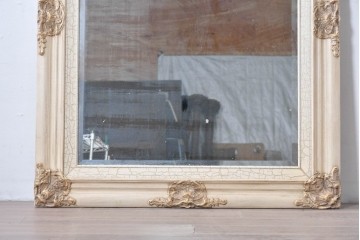 アメリカヴィンテージ　Windsor Art & Mirror Company(ウィンザー・アート&ミラー)　アンティーク調　彫刻装飾がクラシカルなウォールミラー　(R-091939)