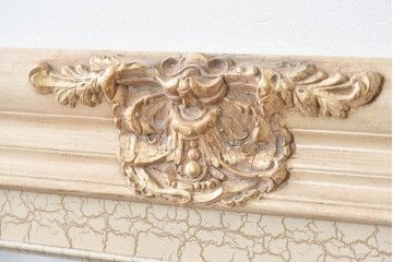 アメリカヴィンテージ　Windsor Art & Mirror Company(ウィンザー・アート&ミラー)　アンティーク調　彫刻装飾がクラシカルなウォールミラー　(R-091939)