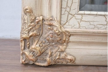 アメリカヴィンテージ　Windsor Art & Mirror Company(ウィンザー・アート&ミラー)　アンティーク調　彫刻装飾がクラシカルなウォールミラー　(R-091939)