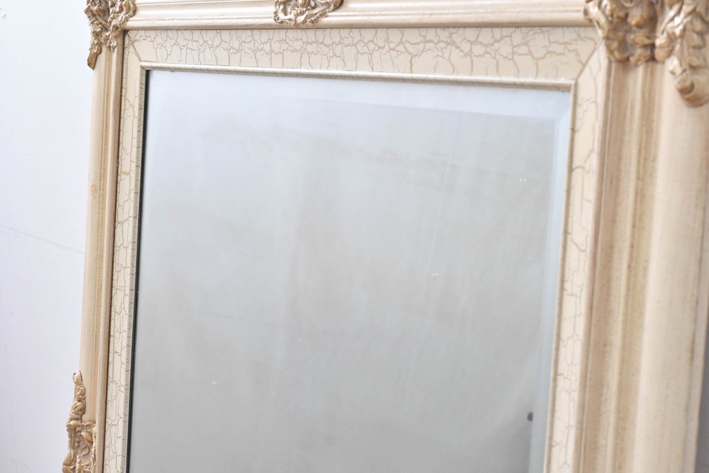 アメリカヴィンテージ　Windsor Art & Mirror Company(ウィンザー・アート&ミラー)　アンティーク調　彫刻装飾がクラシカルなウォールミラー　(R-091939)
