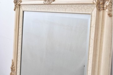 アメリカヴィンテージ　Windsor Art & Mirror Company(ウィンザー・アート&ミラー)　アンティーク調　彫刻装飾がクラシカルなウォールミラー　(R-091939)