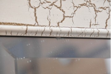 アメリカヴィンテージ　Windsor Art & Mirror Company(ウィンザー・アート&ミラー)　アンティーク調　彫刻装飾がクラシカルなウォールミラー　(R-091939)