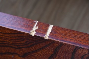 中古　岩谷堂箪笥　黒々とした飾り金具と力強い木目が特徴の衣装箪笥　(R-091942)