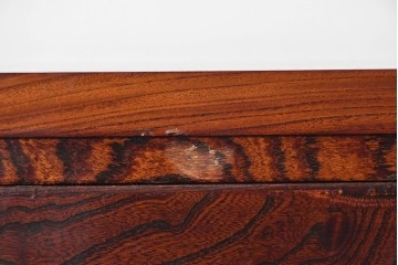中古　岩谷堂箪笥　黒々とした飾り金具と力強い木目が特徴の衣装箪笥　(R-091942)