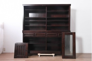 中古　超美品　星野民芸(星野民藝)　御所車と縦格子の引き戸が特徴の重厚な高山式食器棚　(R-091961)