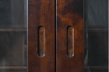 中古　超美品　星野民芸(星野民藝)　御所車と縦格子の引き戸が特徴の重厚な高山式食器棚　(R-091961)
